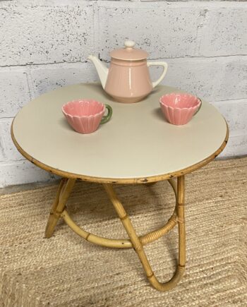 Table d'appoint en rotin
