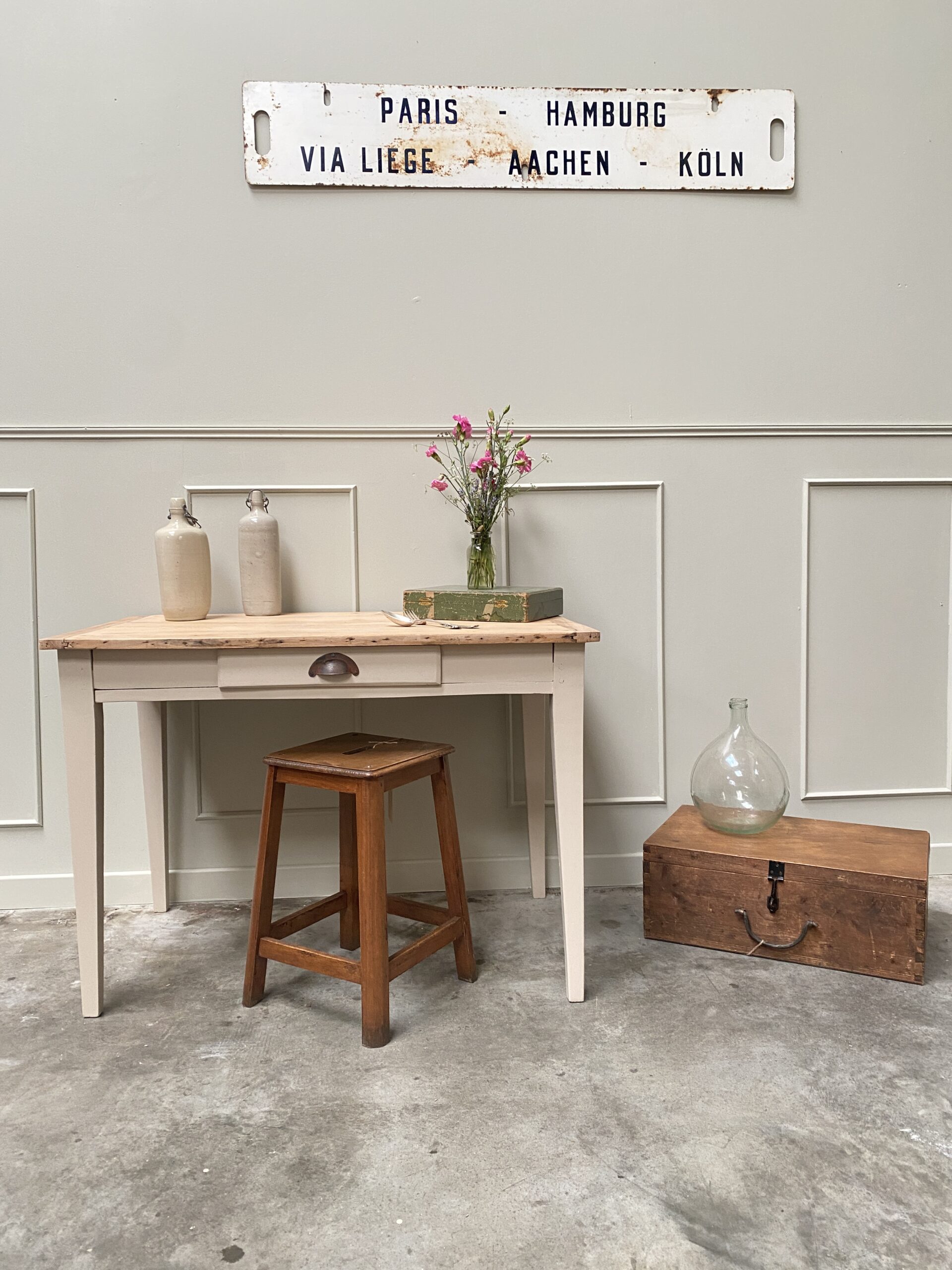 Petite table de ferme ou bureau
