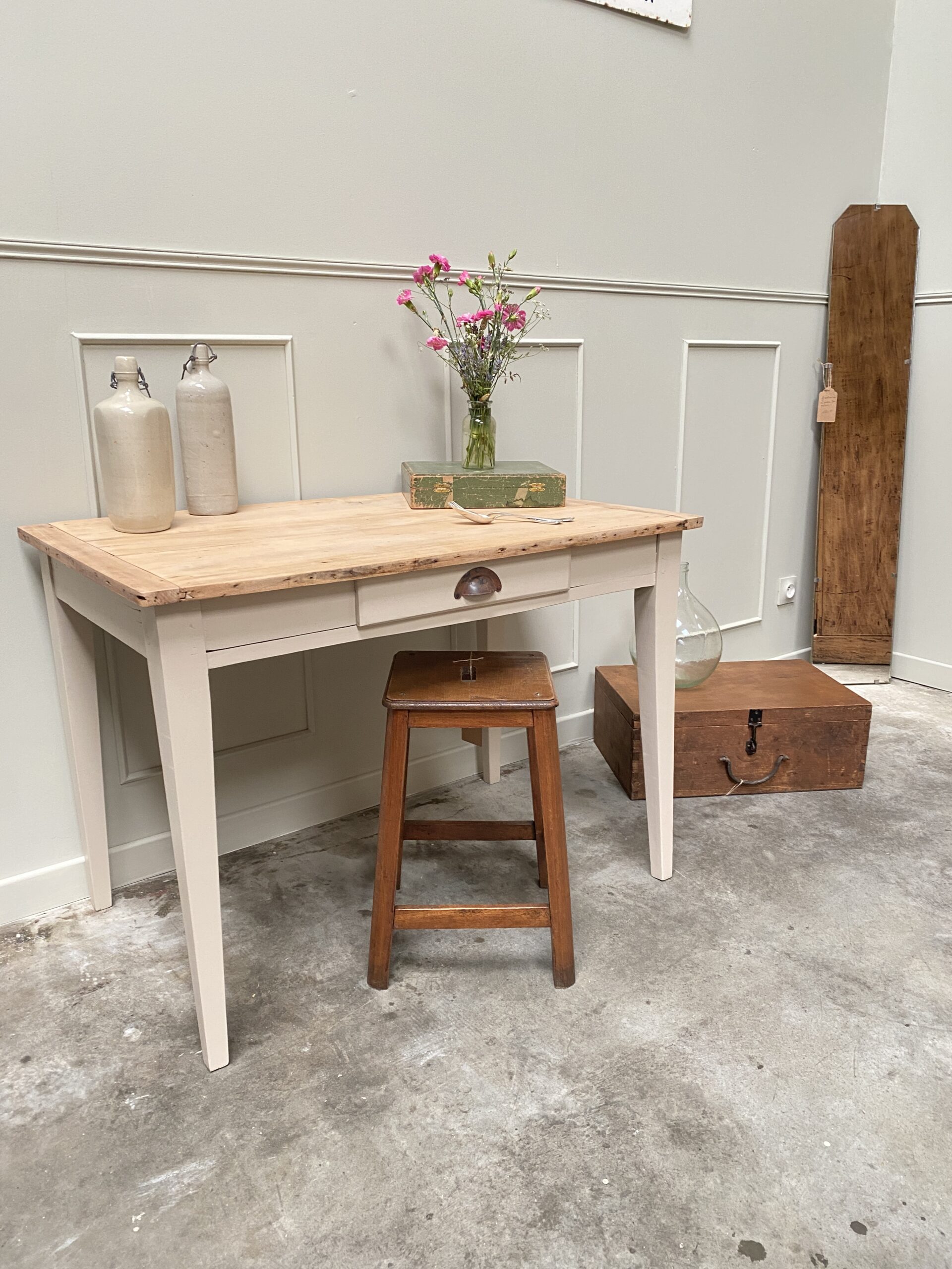 Petite table de ferme ou bureau