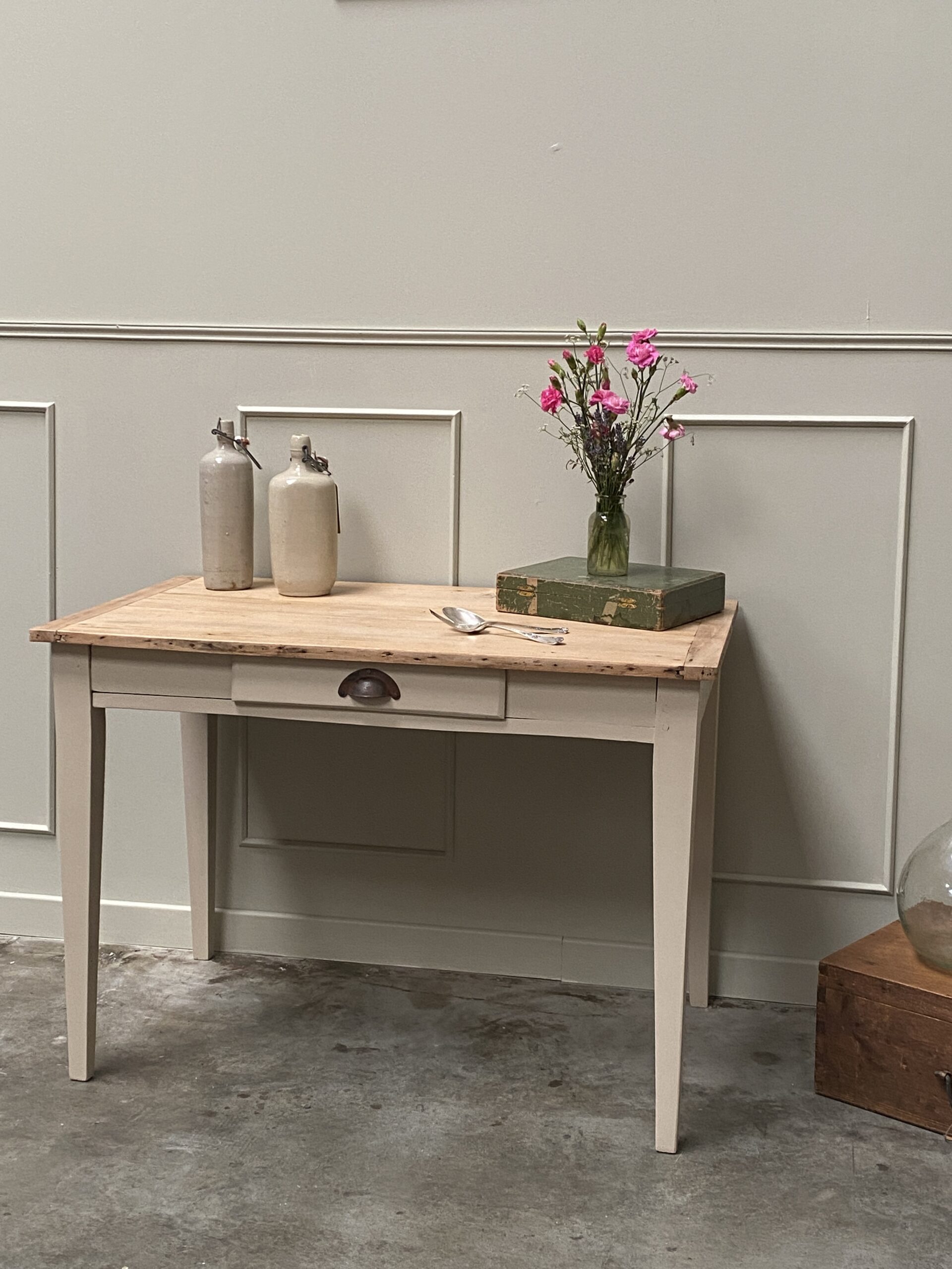 Petite table de ferme ou bureau