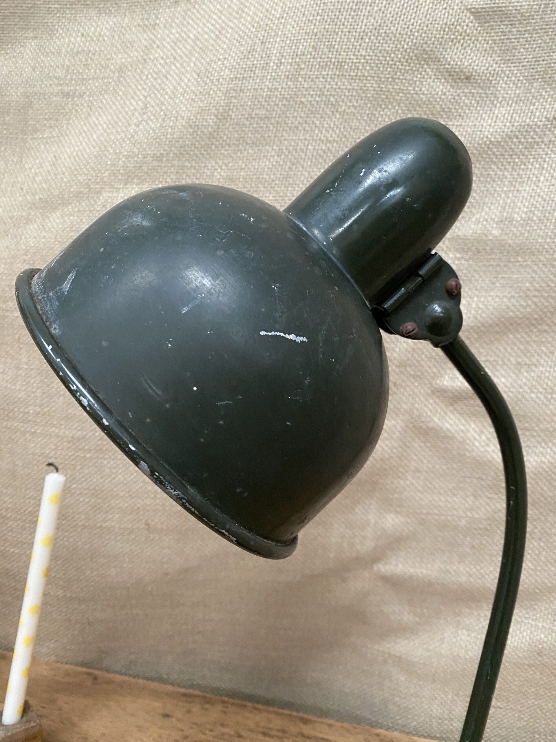 Lampe industrielle kaki