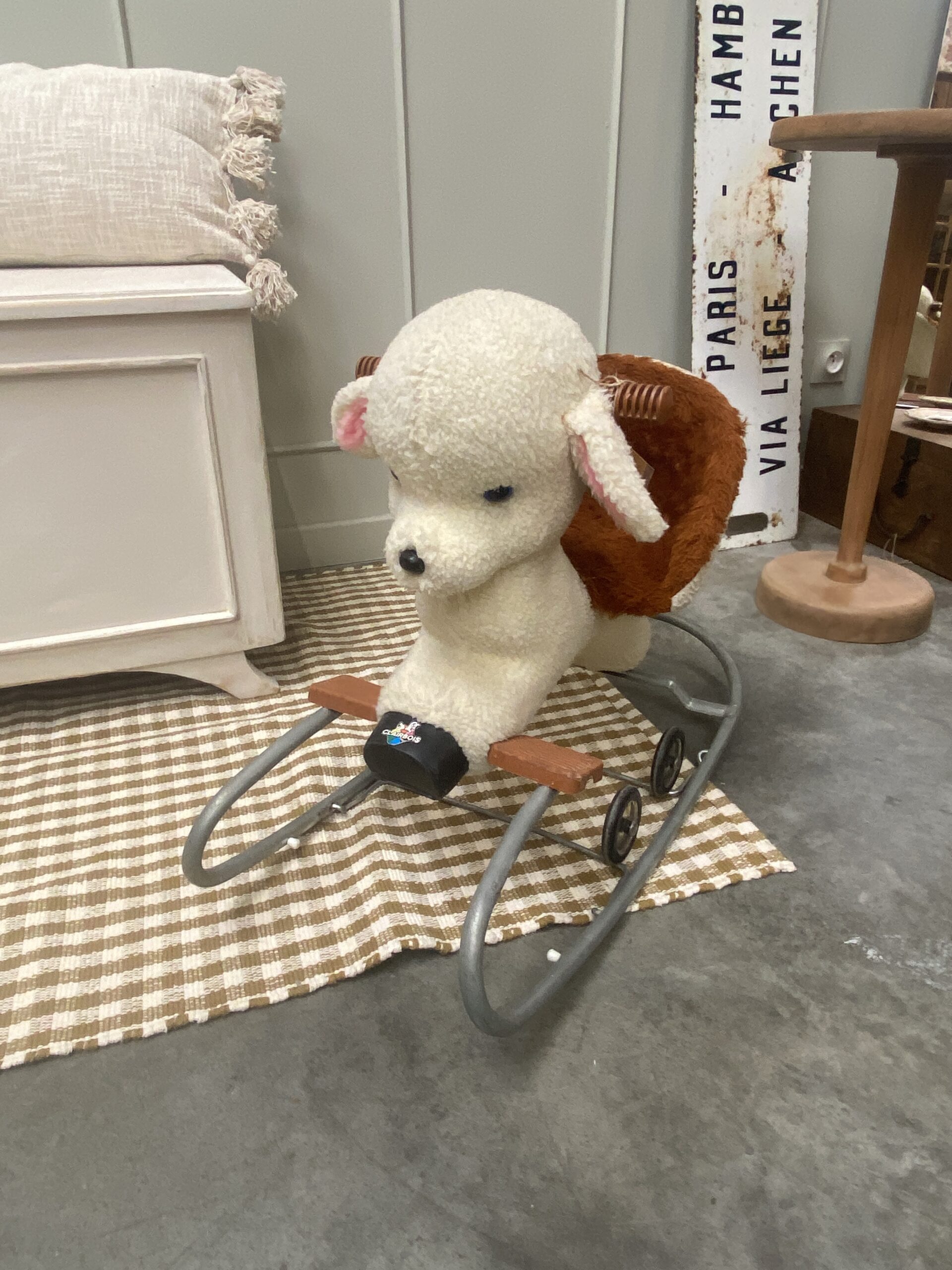 Le mouton à bascule "Gaston"
