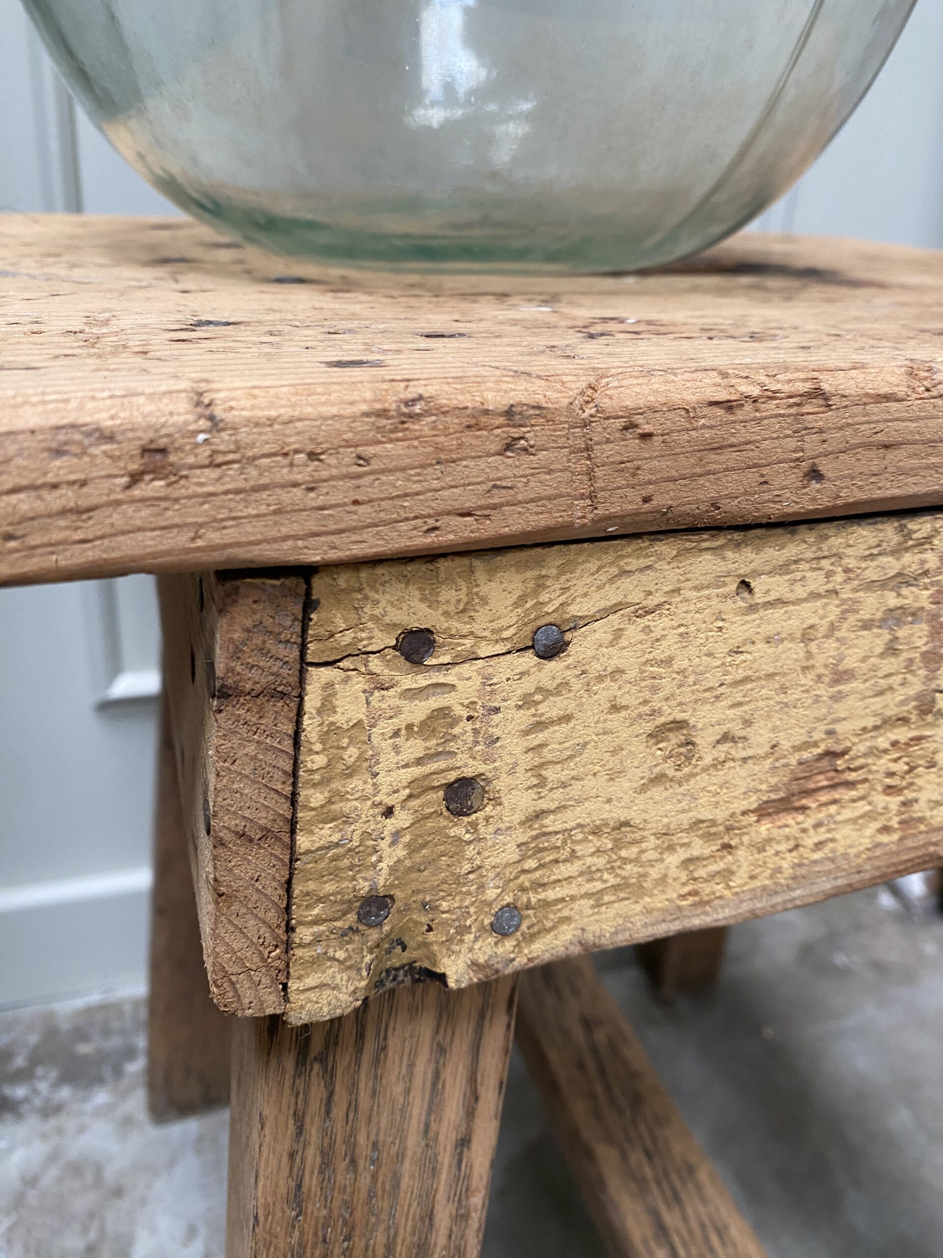 Tabouret brutaliste