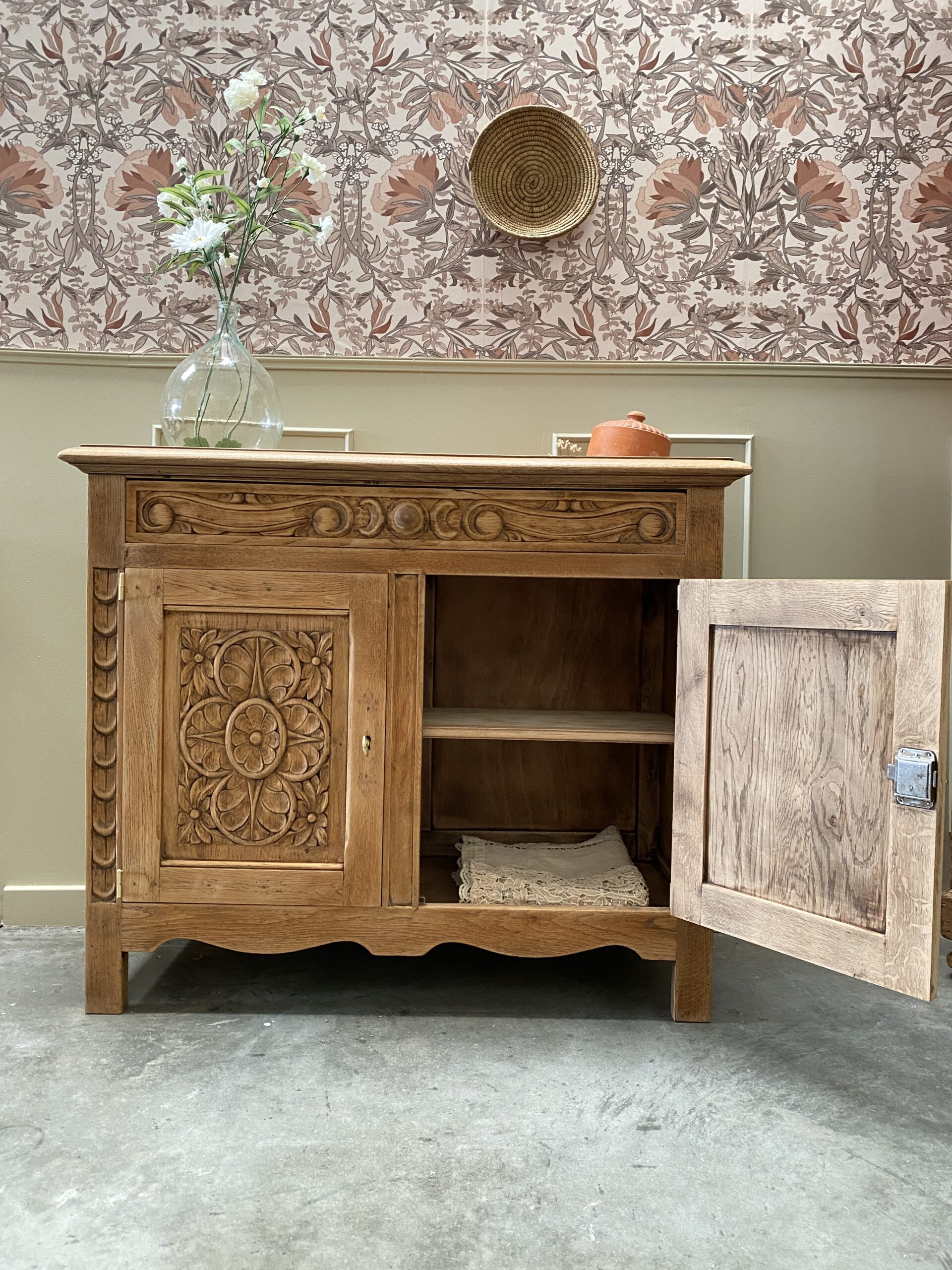 Buffet rustique