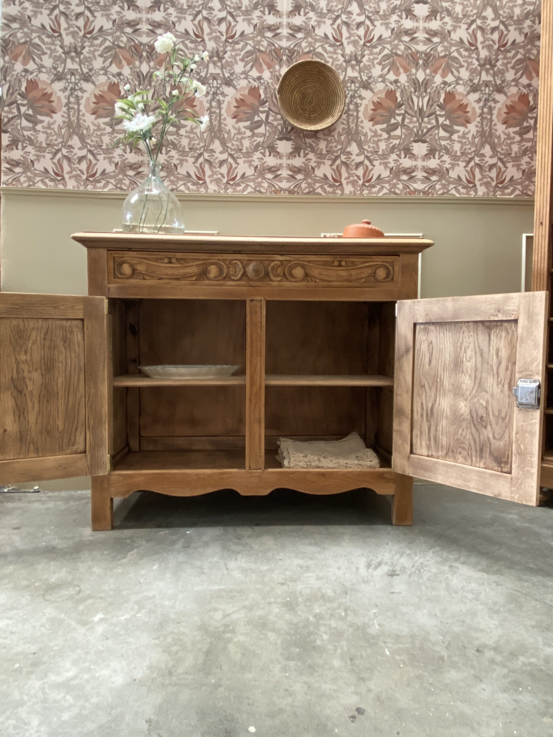 Buffet rustique