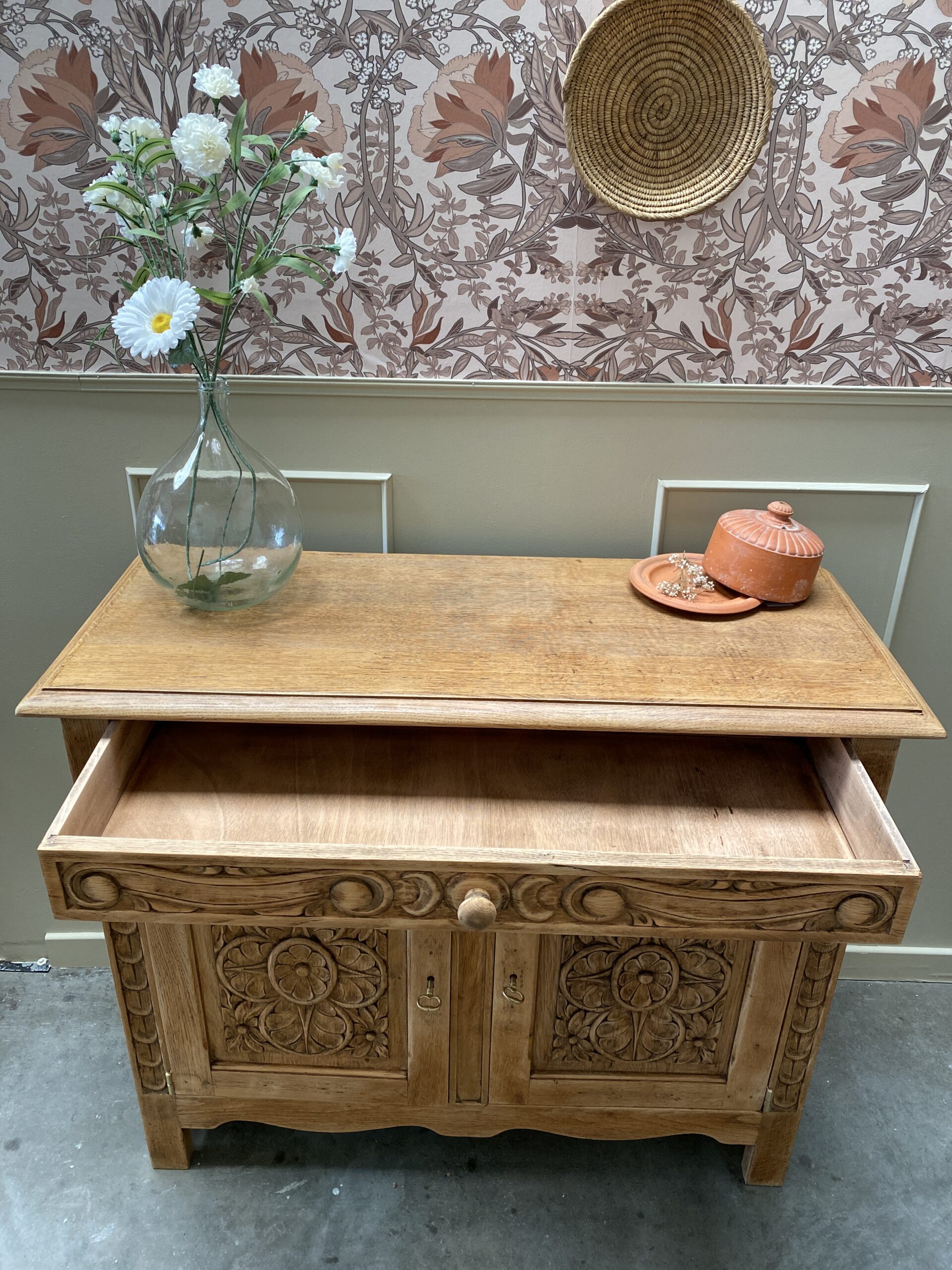 Buffet rustique