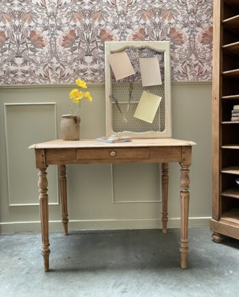 Petite table de ferme ou bureau