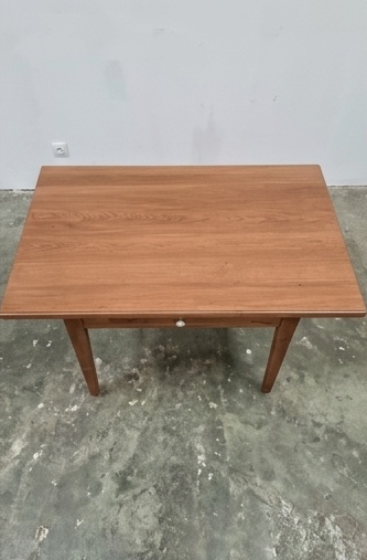 Petite table en chêne