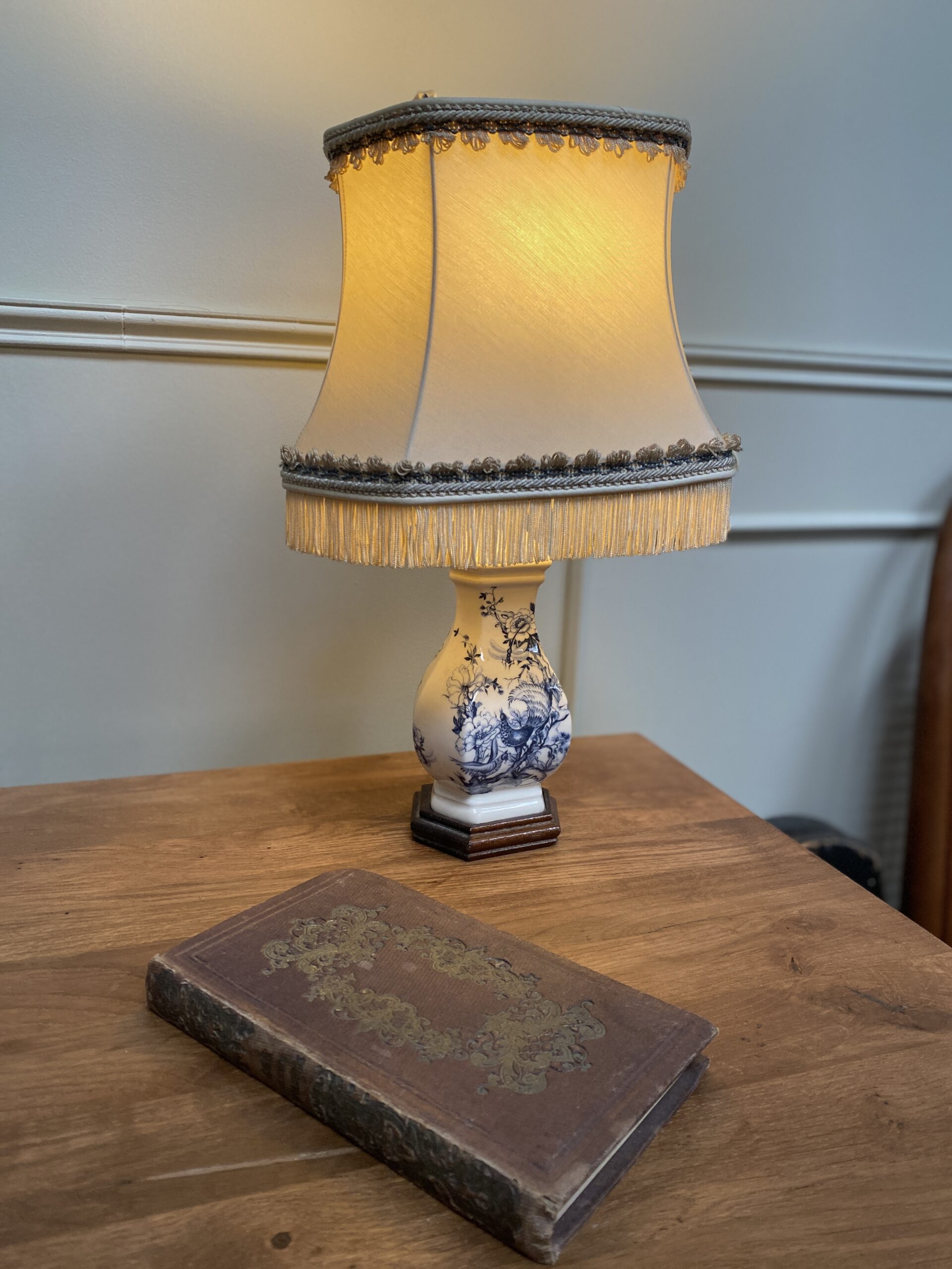 Lampe en porcelaine