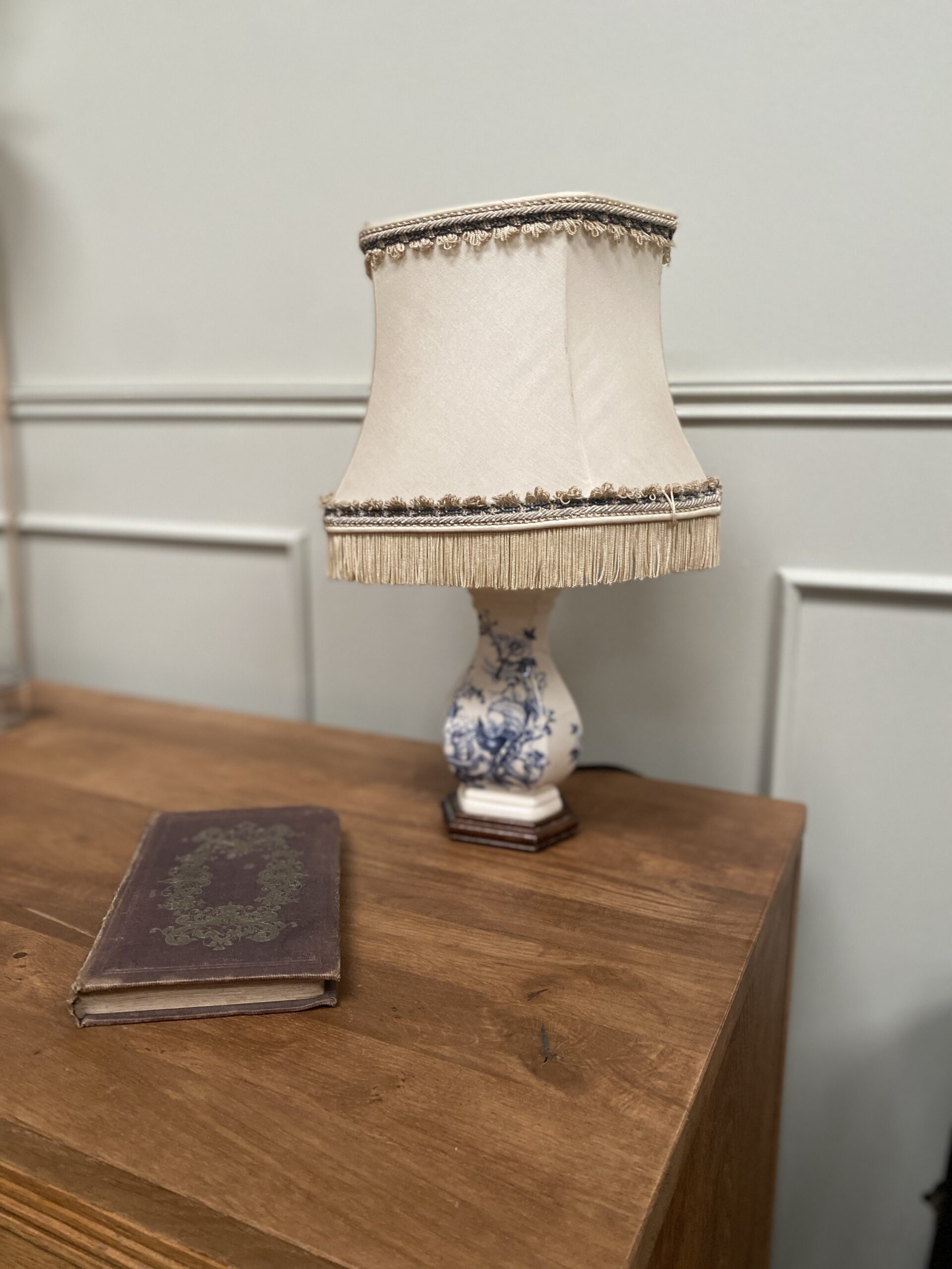 Lampe en porcelaine